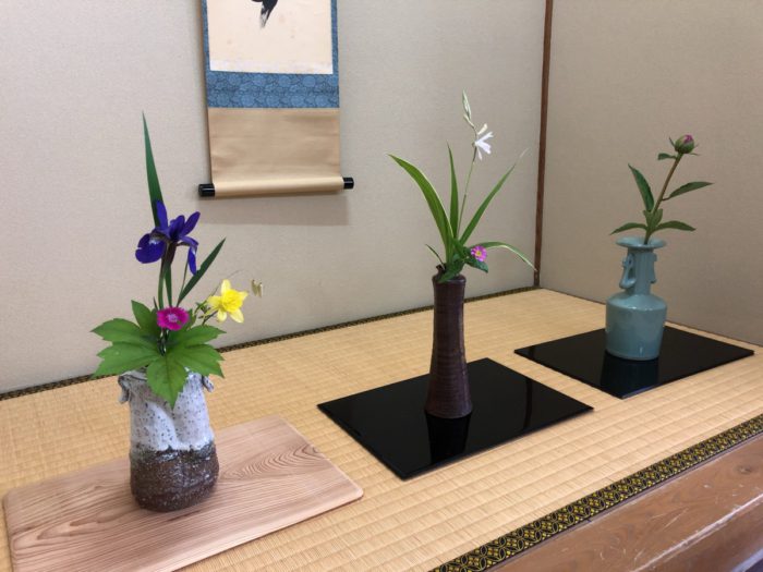 茶道から学ぶ日本古来の花の生け方 仙台総合ビジネス公務員専門学校