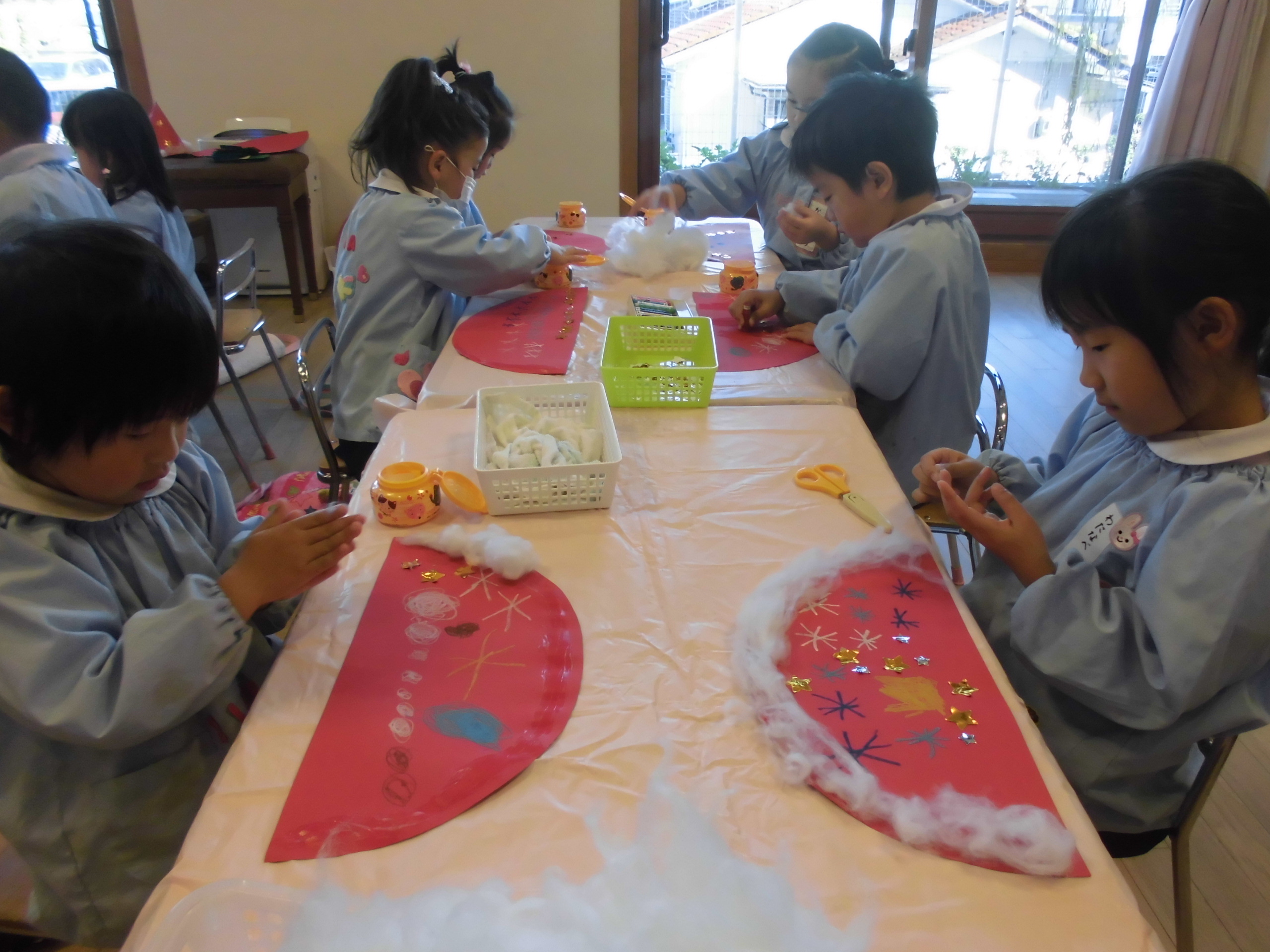 クリスマス製作 三角帽子づくり 鶴ヶ谷幼稚園